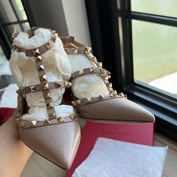 Authentic Valentino rockstud heels with original package included - Picture 12 of 12